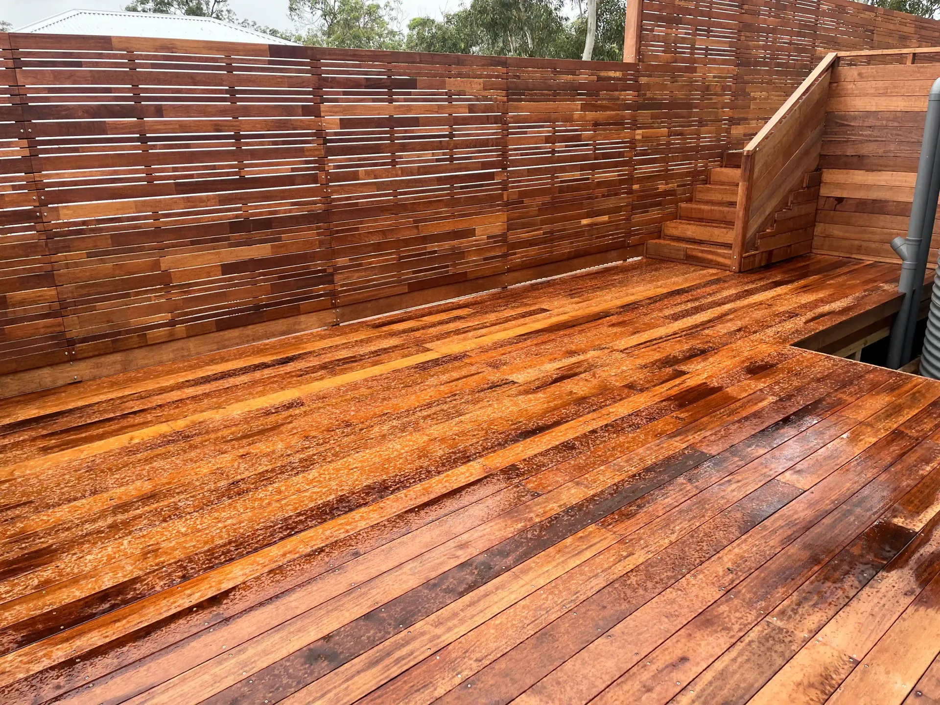 Timber deck and privacy screen built in Newcastle